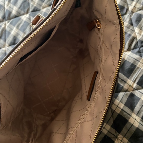 Michael Kors Charlotte tote. Brown in excellent condition - Picture 3 of 7